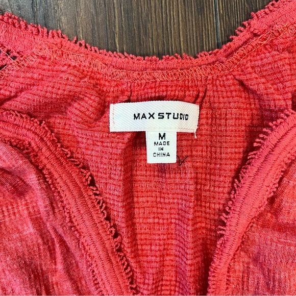 Max studio red three-quarter sleeve crocheted top SZ MED - Picture 3 of 4